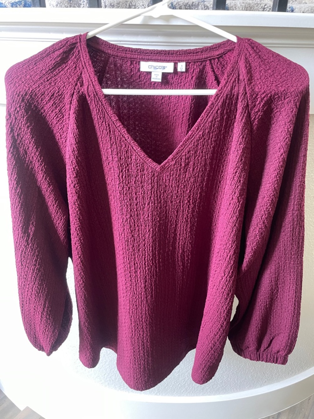 Chico's Crinkle V-Neck Top in Burgundy